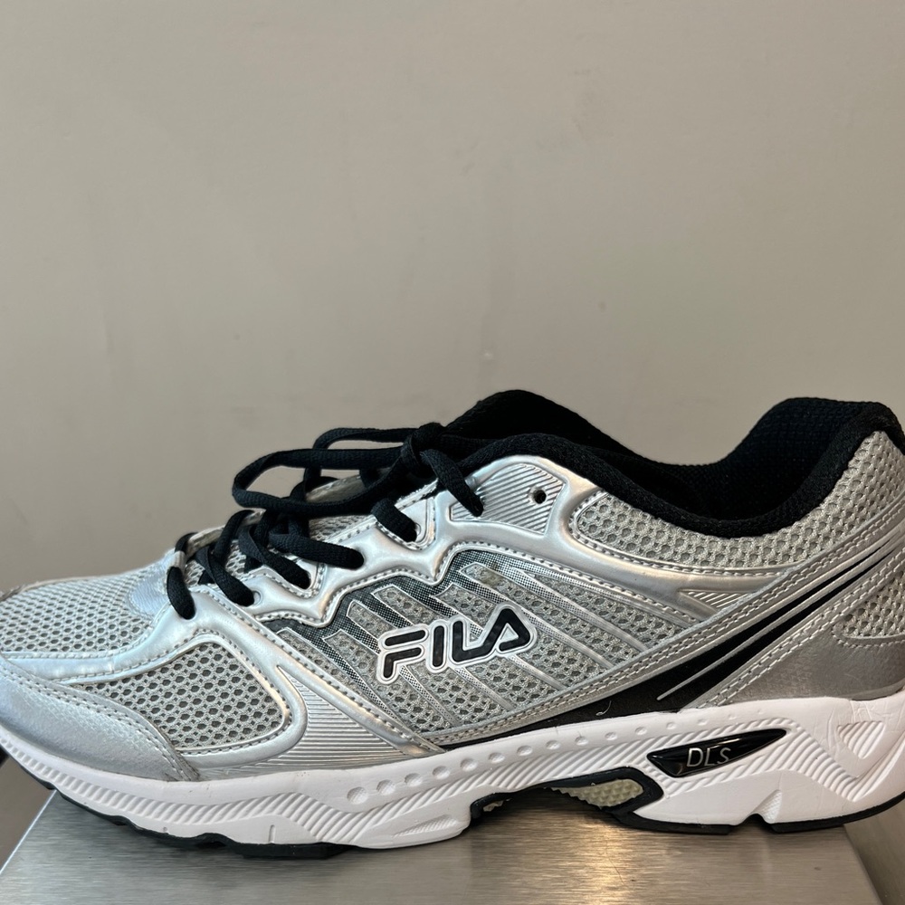 Fila Silver Tempo Sneakers Men’s 11.5